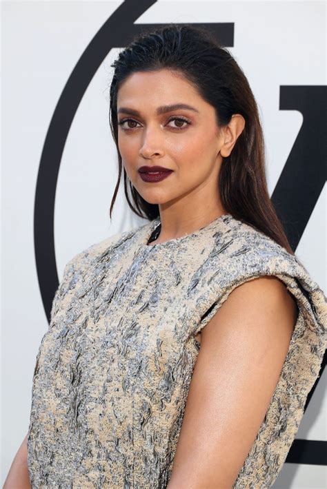 deepika padukone in louis vuitton|deepika padukone fashion week.